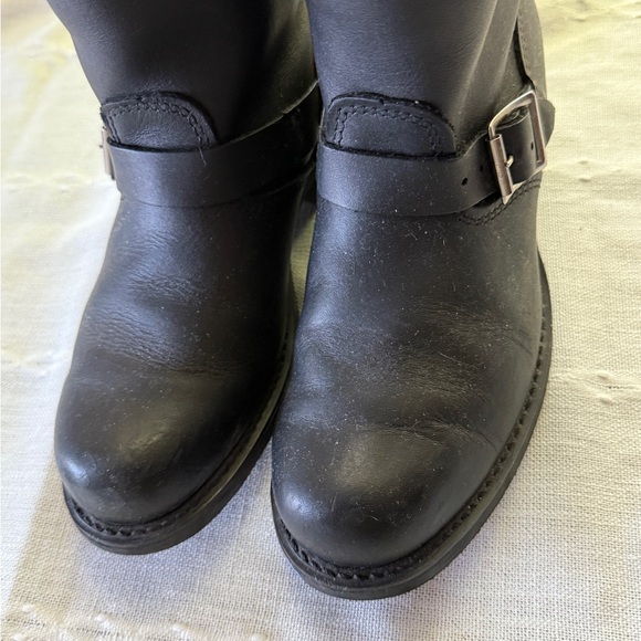 FRYE Women’s Moto Engineer Black Leather Buckle Boots size 9 $100 - Picture 3 of 8
